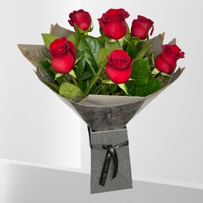 Valentines 6 Freedom Red Rose Petite in Grey Gift Box Hand-tied 